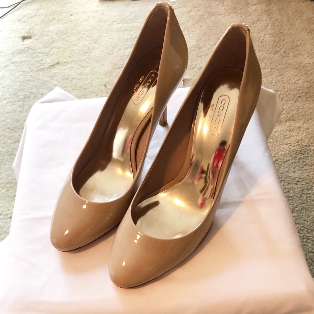 COACH Patent leather “Nala” Pumps in Nude sz 7